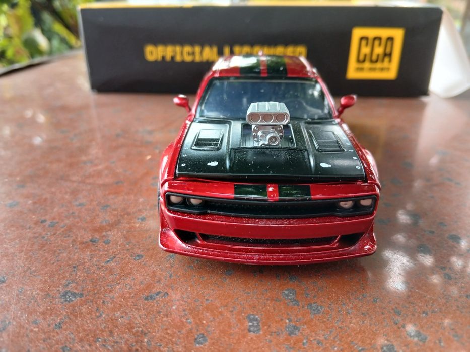 Машинка Dodge Challenger  srt