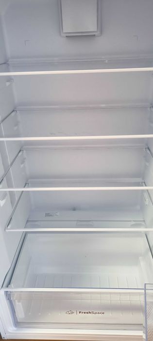 Frigorífico Indesit 437L + Máquina Lavar Loiça 14 Talheres Como Novo