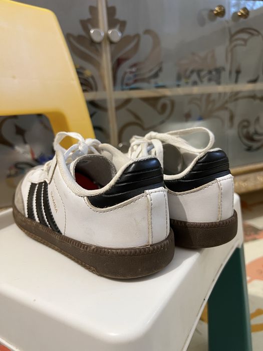 Кроссовки adidas  34(21,5)