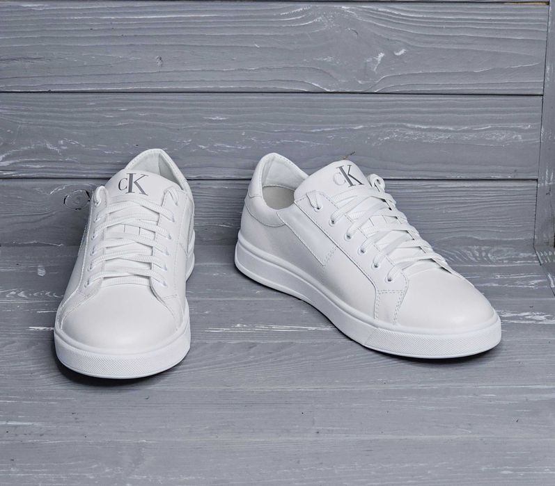 Кожаные мужские закрытые черные белые базовые кеды кроссовки!!