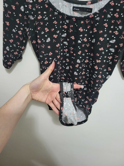 Kwiatowe body rękaw 3/4