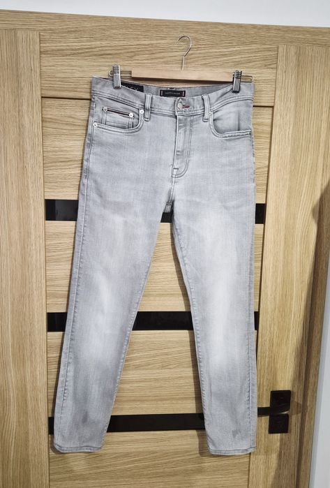 Meskie oryginalne spodnie Tommy Hilfiger roz 30/32 S szare