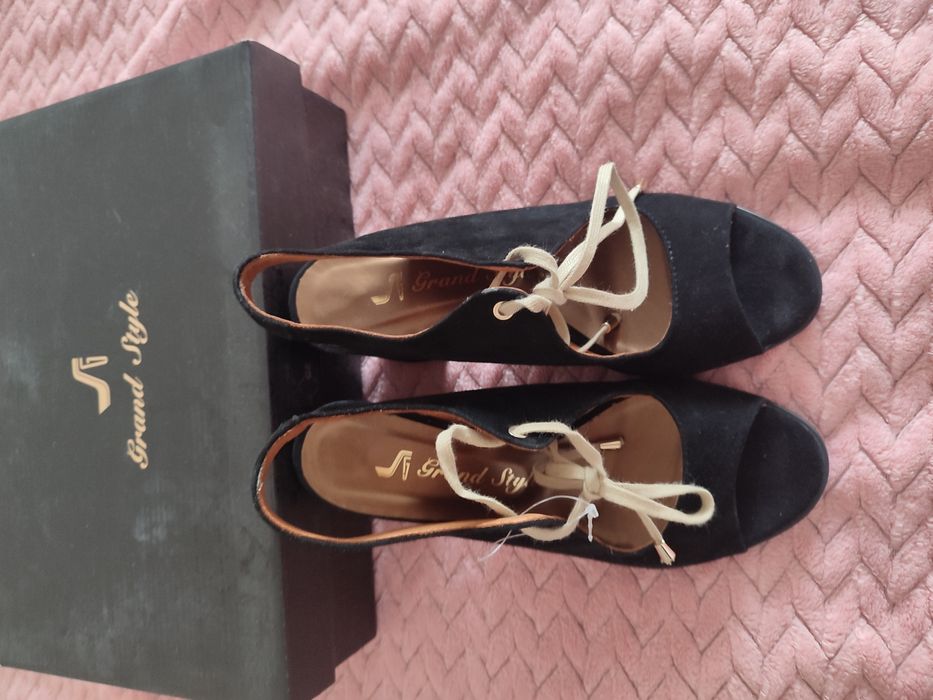 Босоніжки замшеві