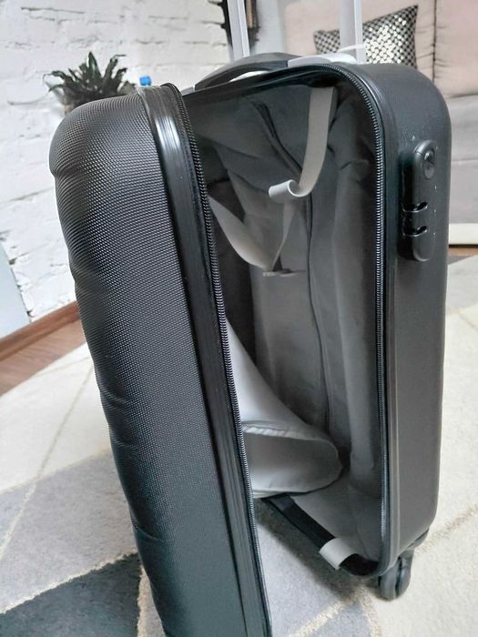 Walizka, średnia samolotowa, na kółkach