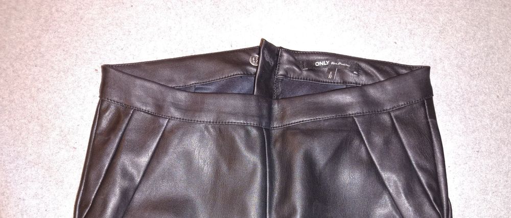 Spodnie skórzane firmy Only