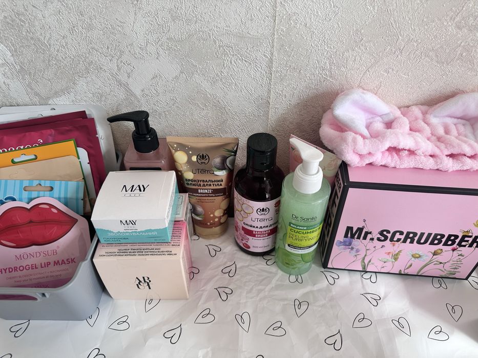Продам набір доглядової косметики