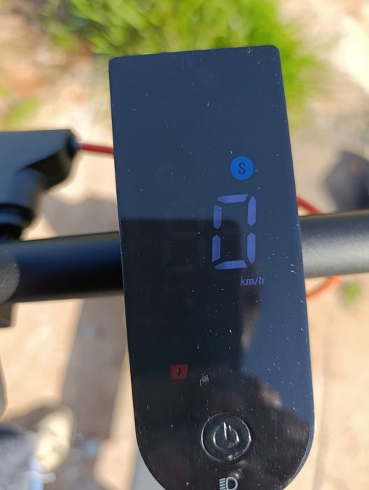 Trotinete 3 dias de uso como nova com caixa e carregador