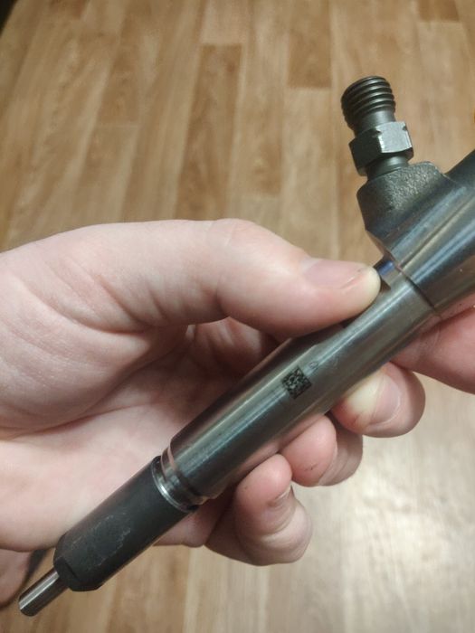 Нова форсунка. 166009445R (H8200294788) VDO/SIEMENS REN/Nis 1.5