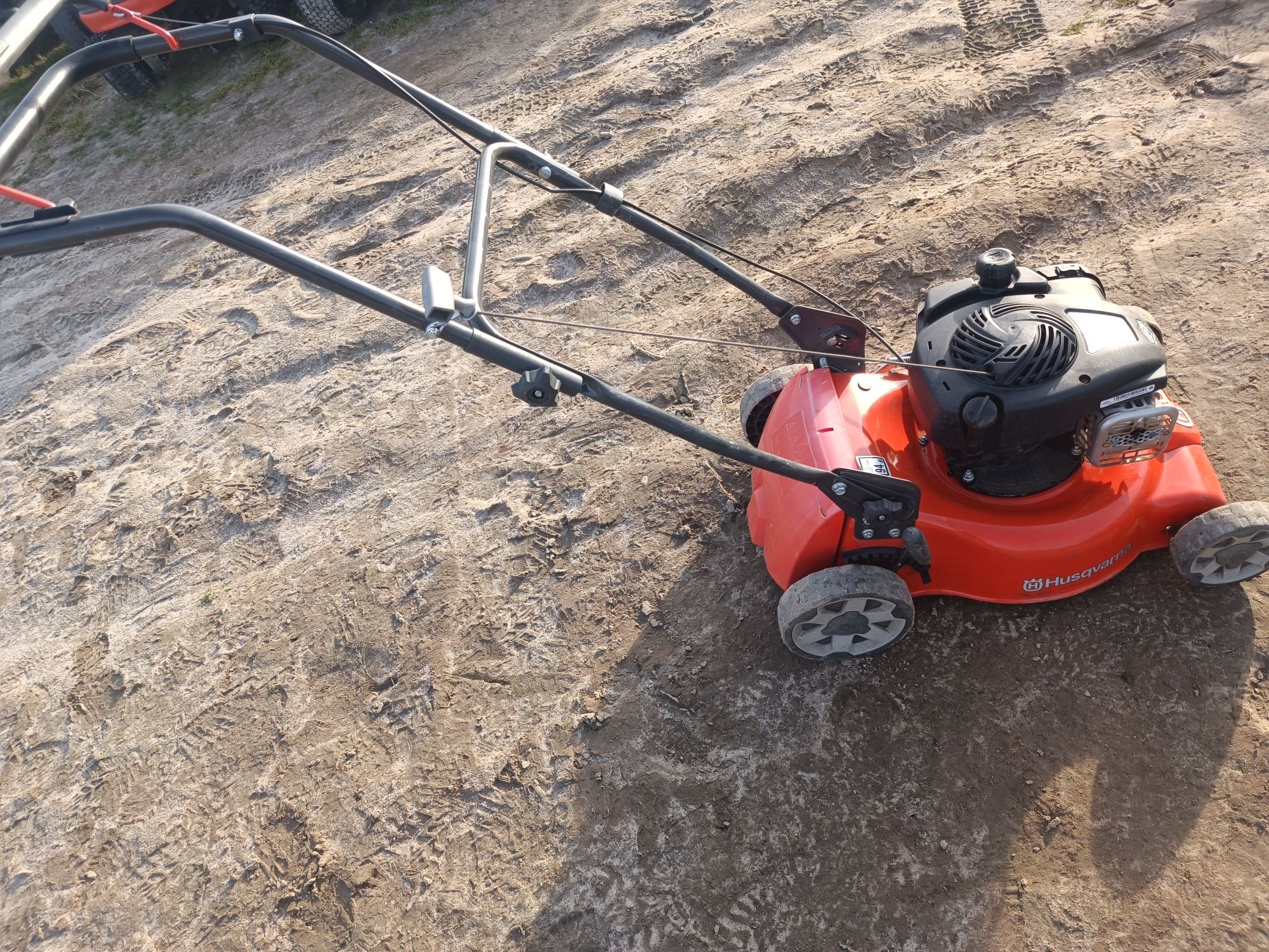 Kosiarka spalinowa Husqvarna LC 140 Żnin • OLX.pl