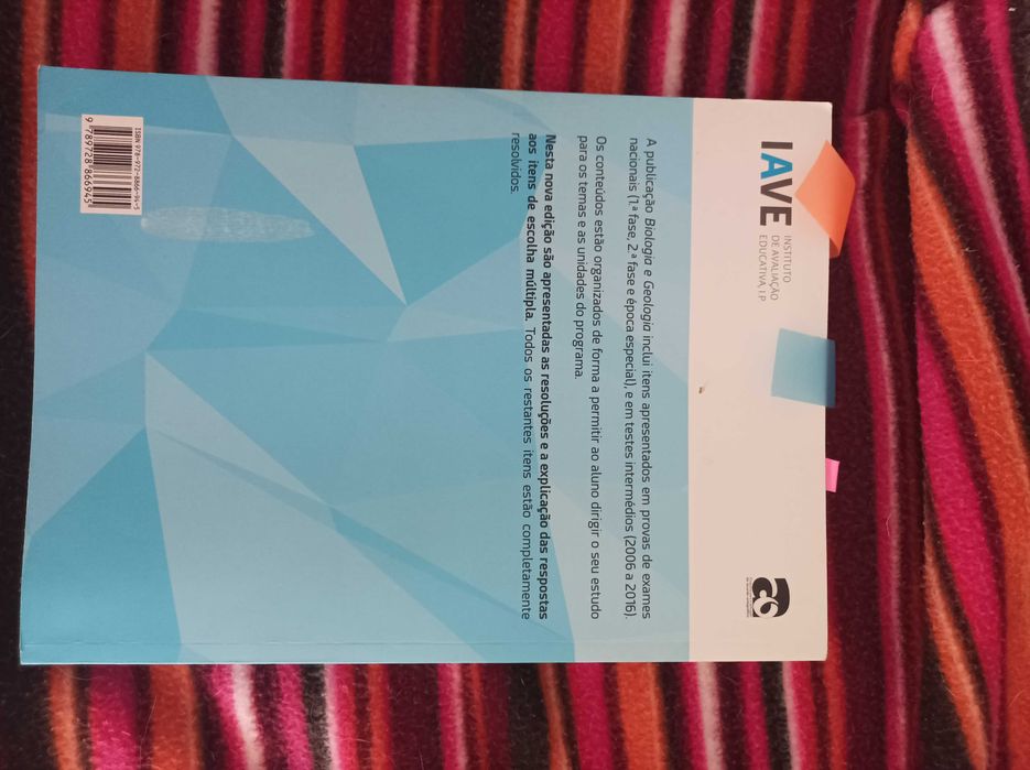 Livro IAVE questões de exames nacionais e testes intermédios