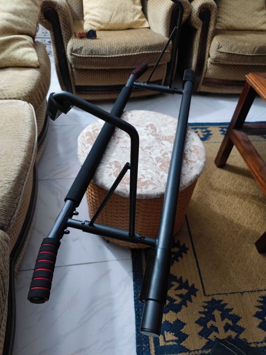 Barra de pull-ups para porta