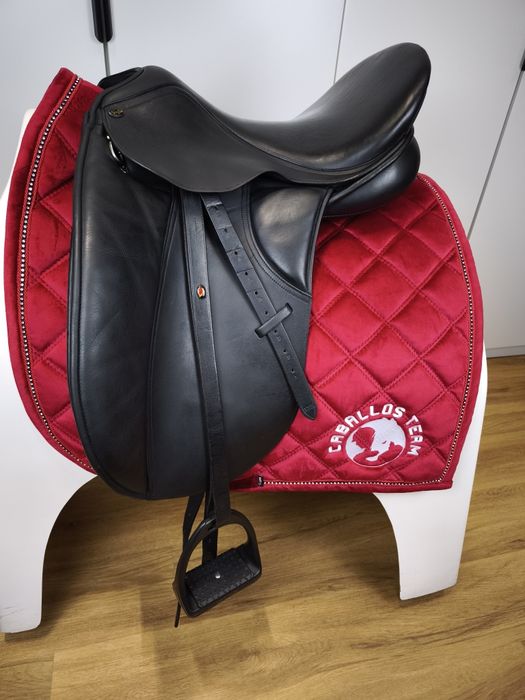 17,5 cali Seabis Calaja siodło ujeżdżeniowe wymienne łeki Id.574