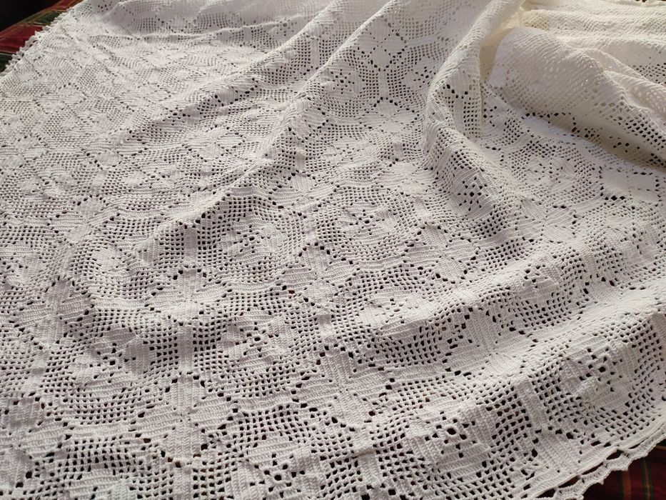 Toalha de mesa em crochê nova