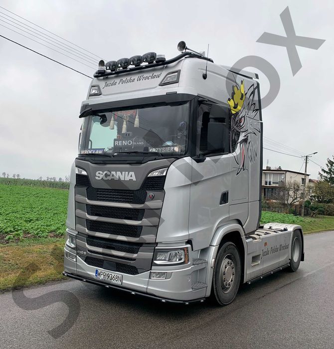 Orurowanie pod zderzak ze stali nierdzewnej malowane proszkowo Scania