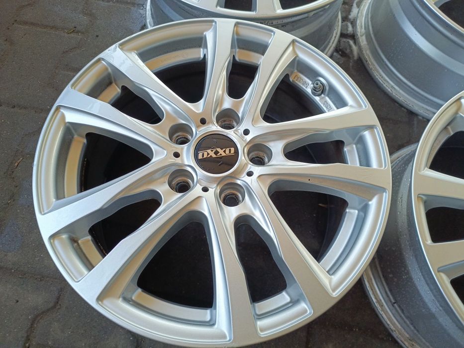 Felgi aluminiowe 5x112 et52 7jx16 VW skoda audi