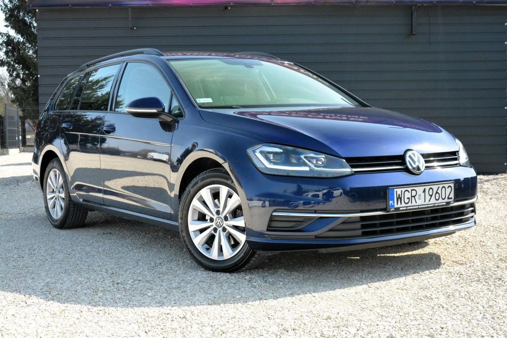 Volkswagen Golf 1.5TSI 150KM LED ACC Grzana szyba fotele Salon Polska Serwis ASO FV23%