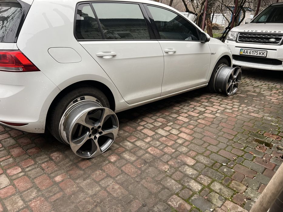 Продам круті диски r18 від AUDI RS3