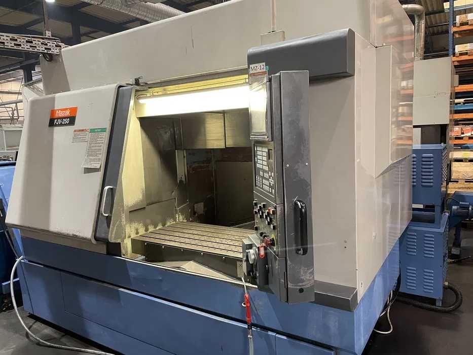 Frezarka Mazak FJV 250 centrum obrobcze cnc