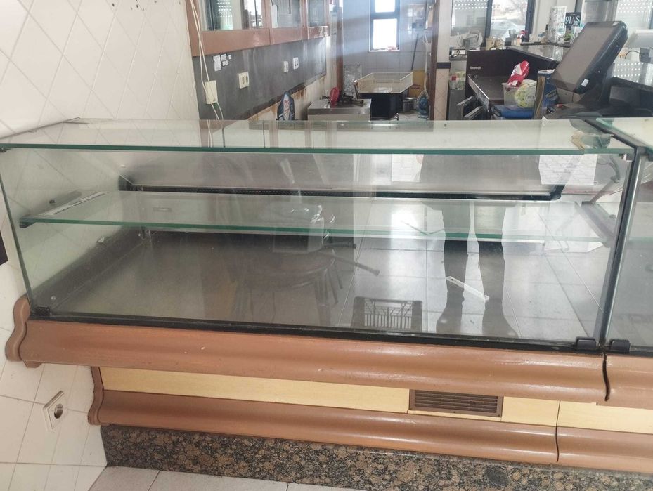Vitrine expositora refrigerada com canto - NOVO PREÇO
