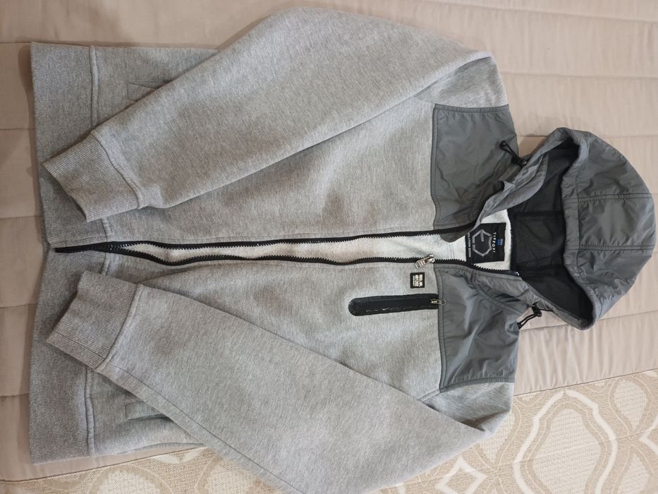 Casacos usados poucas vezes