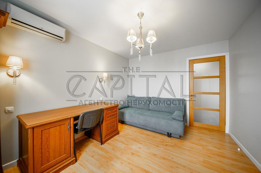 Продаж квартири, вул. Драгоманова, Дарницький р-н