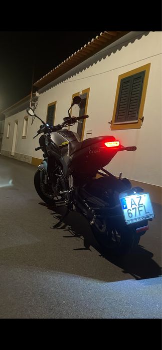 Benelli Leoncino 250