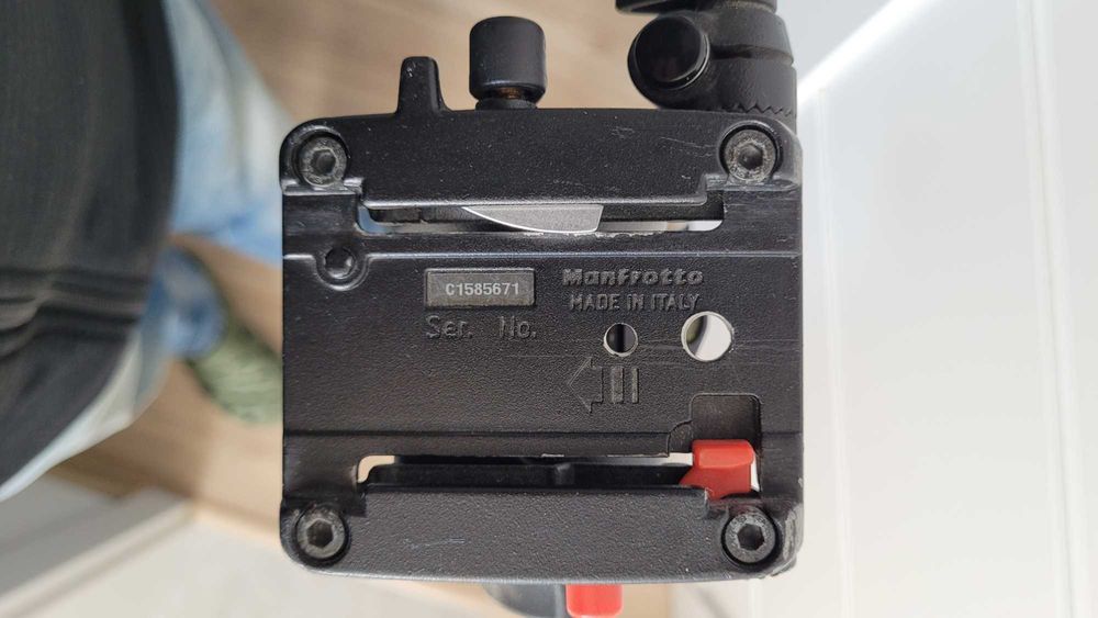 Manfrotto 561bhdv fluid video monopod z głowicą.