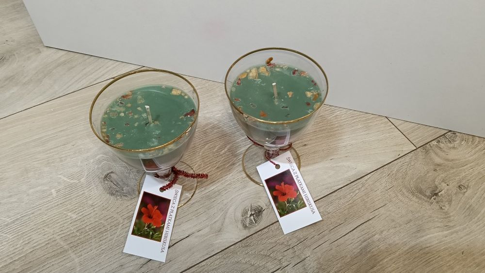 Świece w kieliszkach