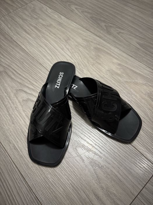 Продам брендовані гумові слайди SCHUTZ