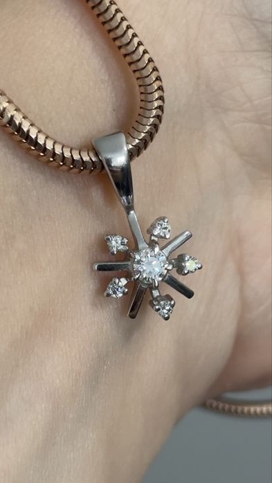 Wisiorek z złota 585° z naturalnymi diamantami 0,21 ct.