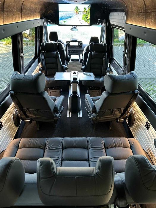 VIP Transport przewozy transfery osób wynajem bus, autokar od 7 do 60