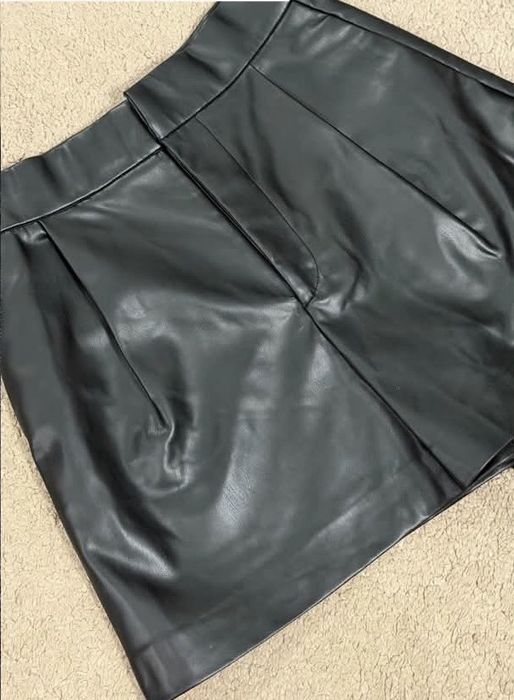 шкіряні шорти Zara