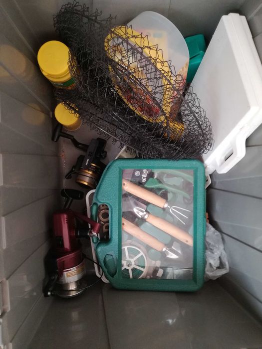 Vendo Kit de pesca com vários apetrechos