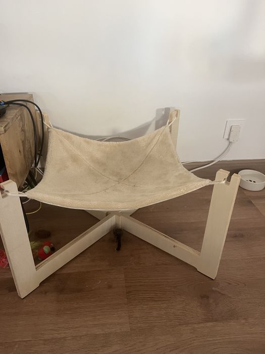 Cama de madeira para gatos
