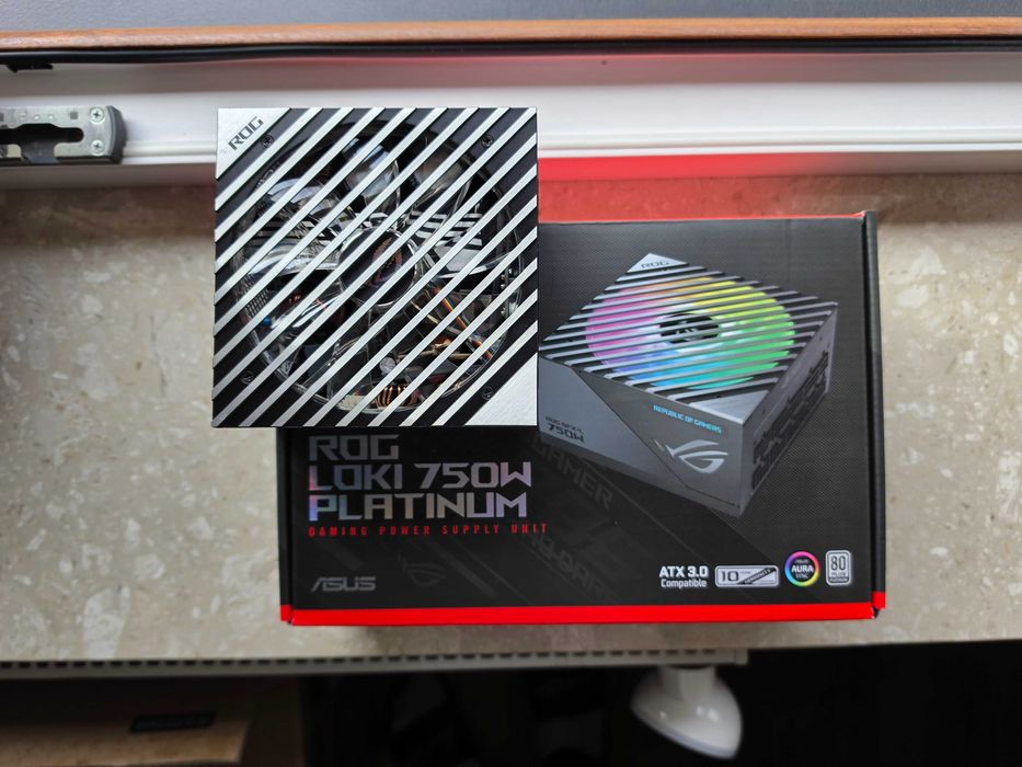Zasilacz ASUS ROG Loki SFX-L 750W 80+ Platinum Czarny