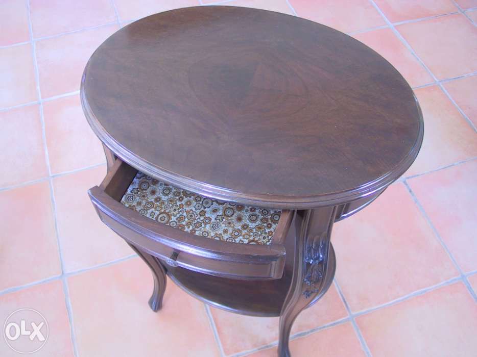 Mesa Mogno Oval Estimada