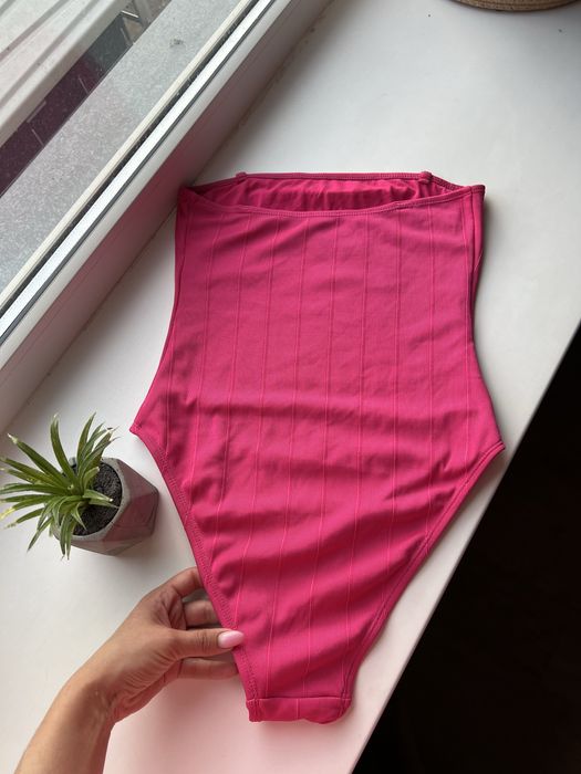 Новий суцільний яскравий купальник спільний злитний