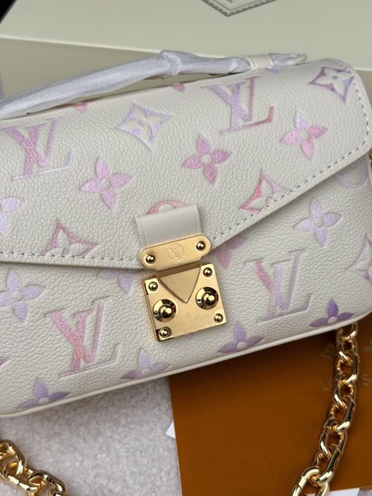 Сумка Louis Vuitton Pochette Metis East West Cream / Pink