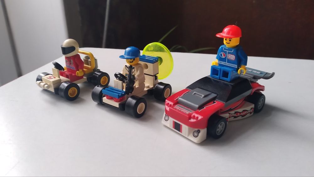 3 Lego машинки 1180 и 1096 (оригинал)