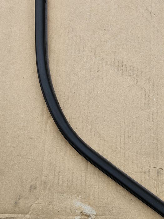 Uszczelka drzwi tylnych Bmw e32