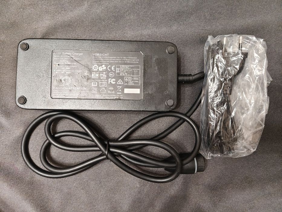 Ładowarka do Hulajnogi/ roweru elektrycznego