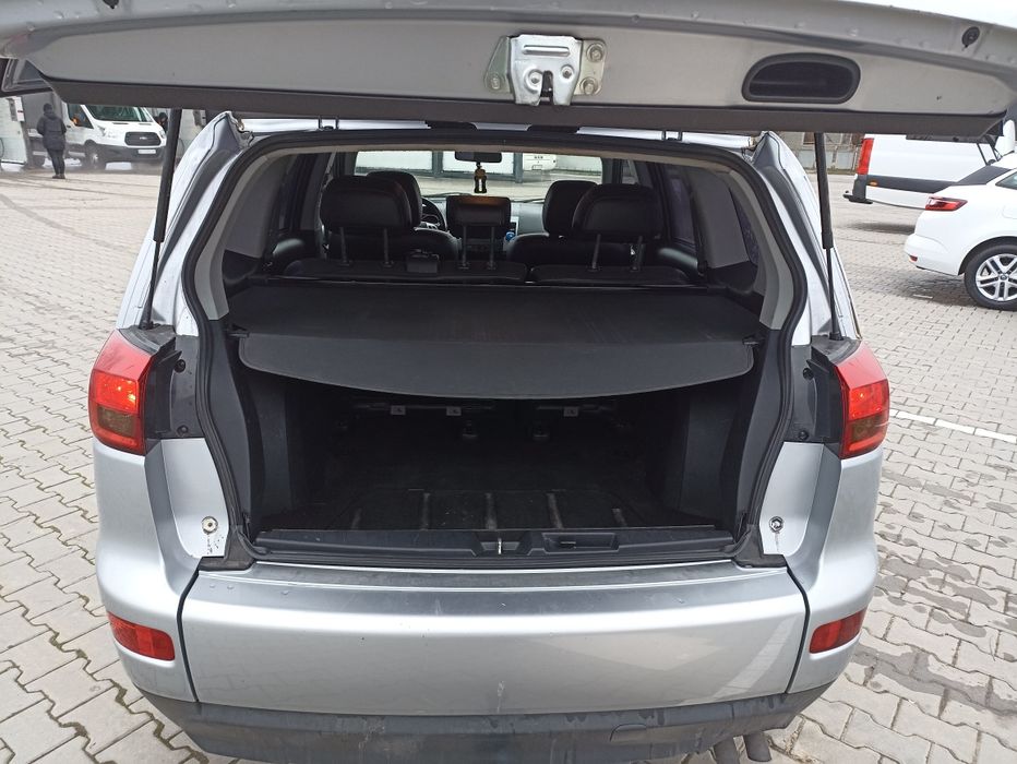 Кросовер  PEUGEOT 4007