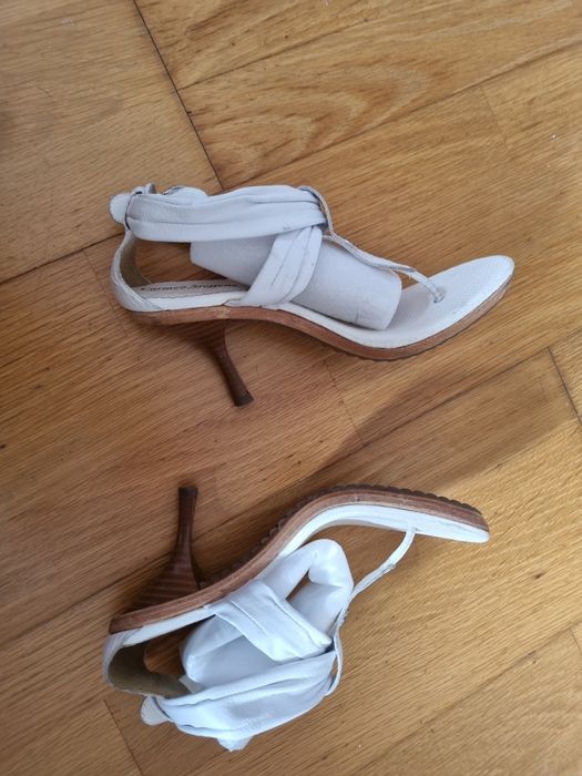 Sandálias brancas Carmen Sfeffens
