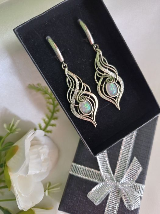 Długie Kolczyki z Opalem