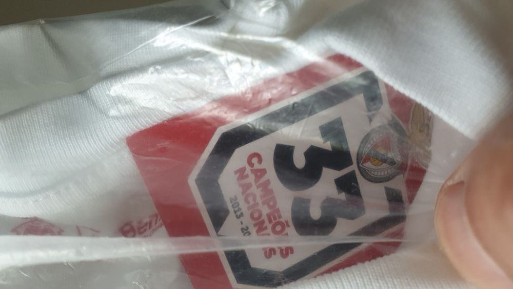 T-shirt oficial S.L.Benfica "Eu sou Campeão" 33