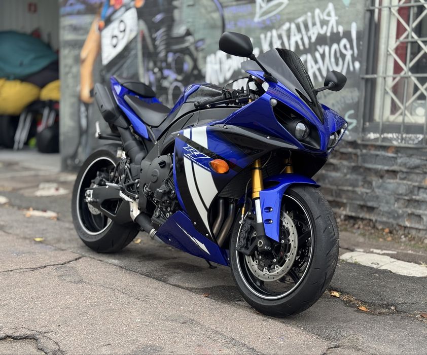 Мотоцикл Yamaha YZF R1 2012 рік