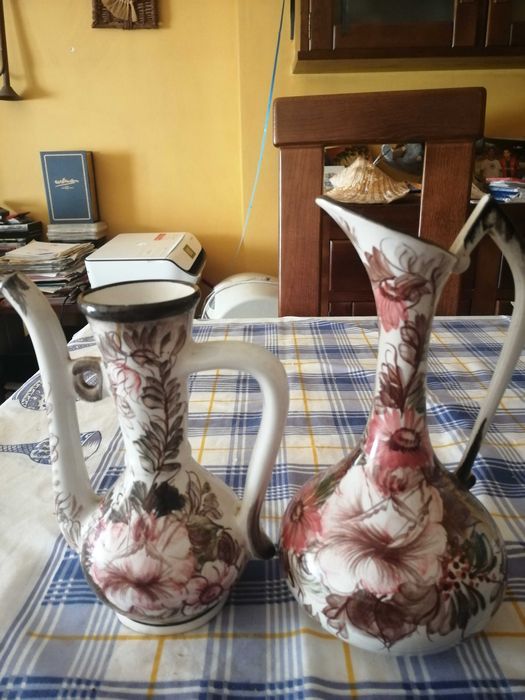 Hand-painted Jugs444483390827417600
