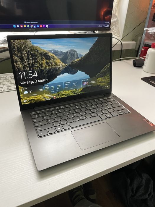 Ноутбук для роботи Lenovo