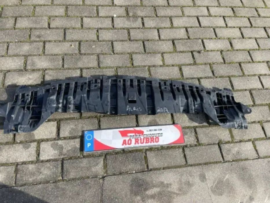 base inferior Parachoques toyota auris 2017