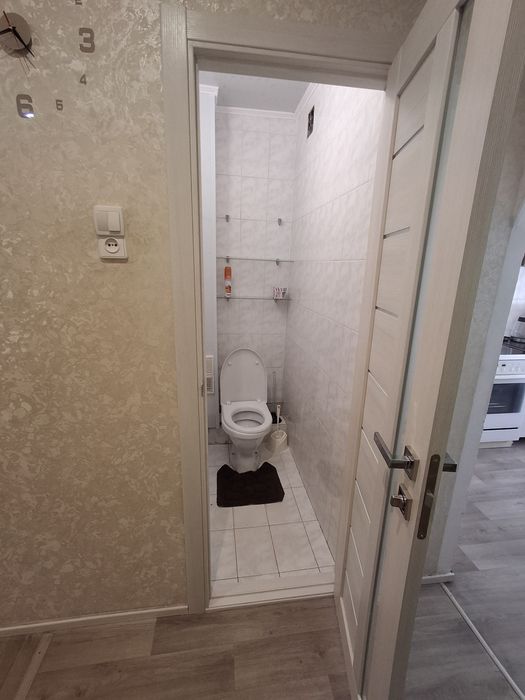 Здам  1-2 кімнатні квартири подобово, погодинно Вараш